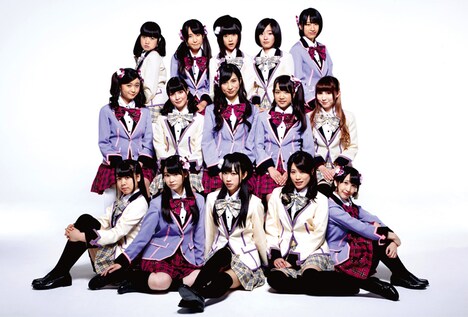 通常のアイドルカレッジ最新アーティスト写真。