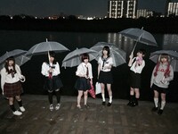 「夢なんて」MV撮影時のオフショット。