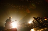 ストレイテナーのライブ写真。（撮影：三吉ツカサ[Showcase]）