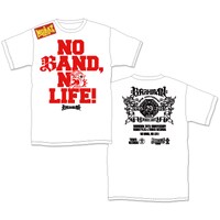 企画展会場で販売されるTシャツ（白）。