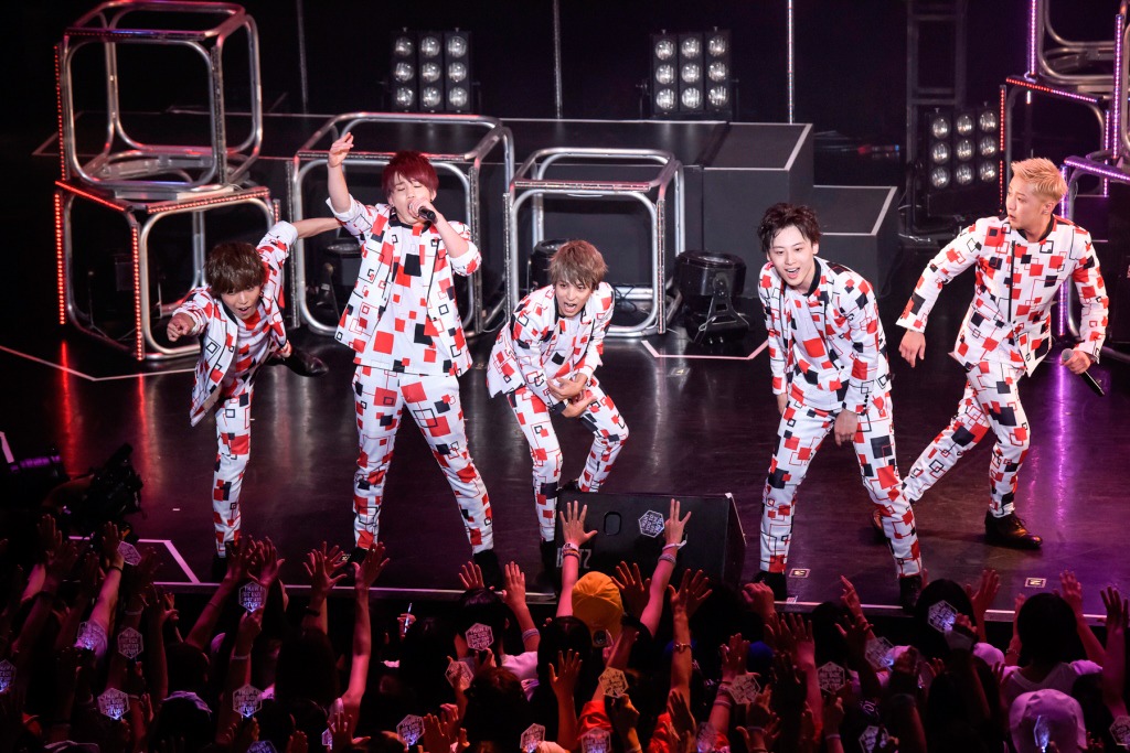 Da-iCE「Da-iCE Live House Tour 2015 -PHASE 4-」東京・赤坂BLITZ公演の様子。（撮影：釘野孝宏）