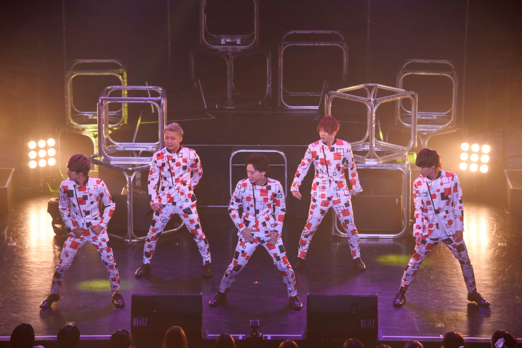 Da-iCE「Da-iCE Live House Tour 2015 -PHASE 4-」東京・赤坂BLITZ公演の様子。（撮影：釘野孝宏）