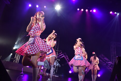 新フォーメーションになった「Pretty Lie」の様子。