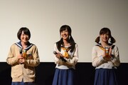 「コープスパーティー」舞台挨拶の様子。左から生駒里奈、前田希美、喜多陽子。