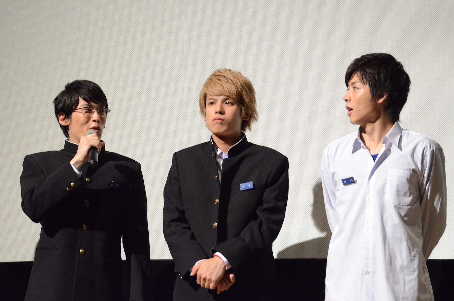「コープスパーティー」舞台挨拶の様子。左から諒太郎、JUN（BEE SHUFFLE）、池岡亮介。
