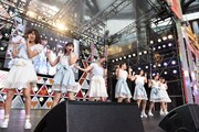 さんみゅ~によるライブの様子。