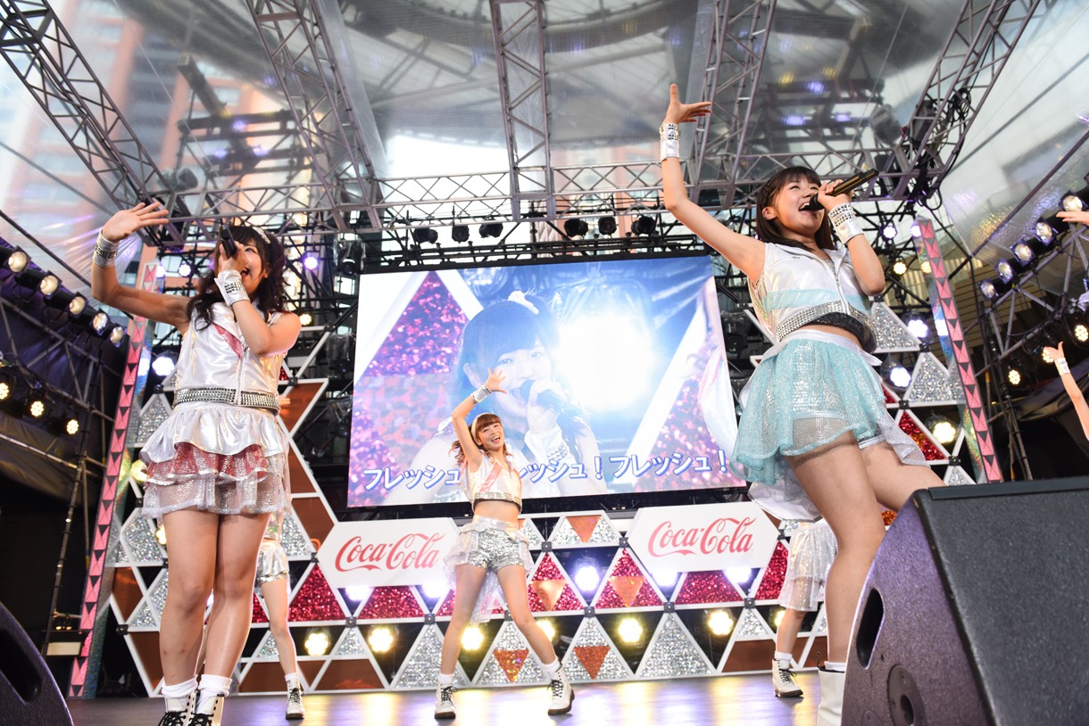 GEMによるライブの様子。