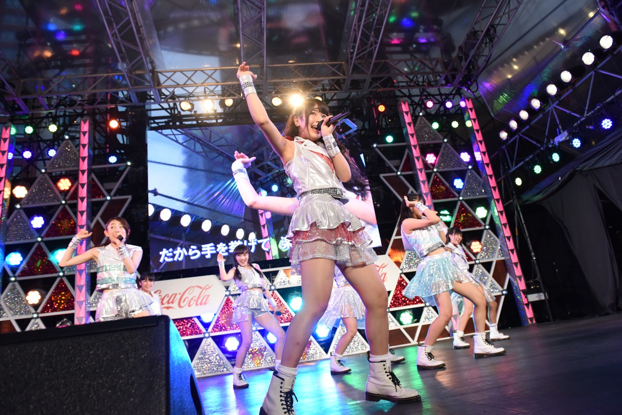 GEMによるライブの様子。
