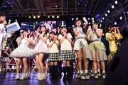 第2部で勝利した白組。