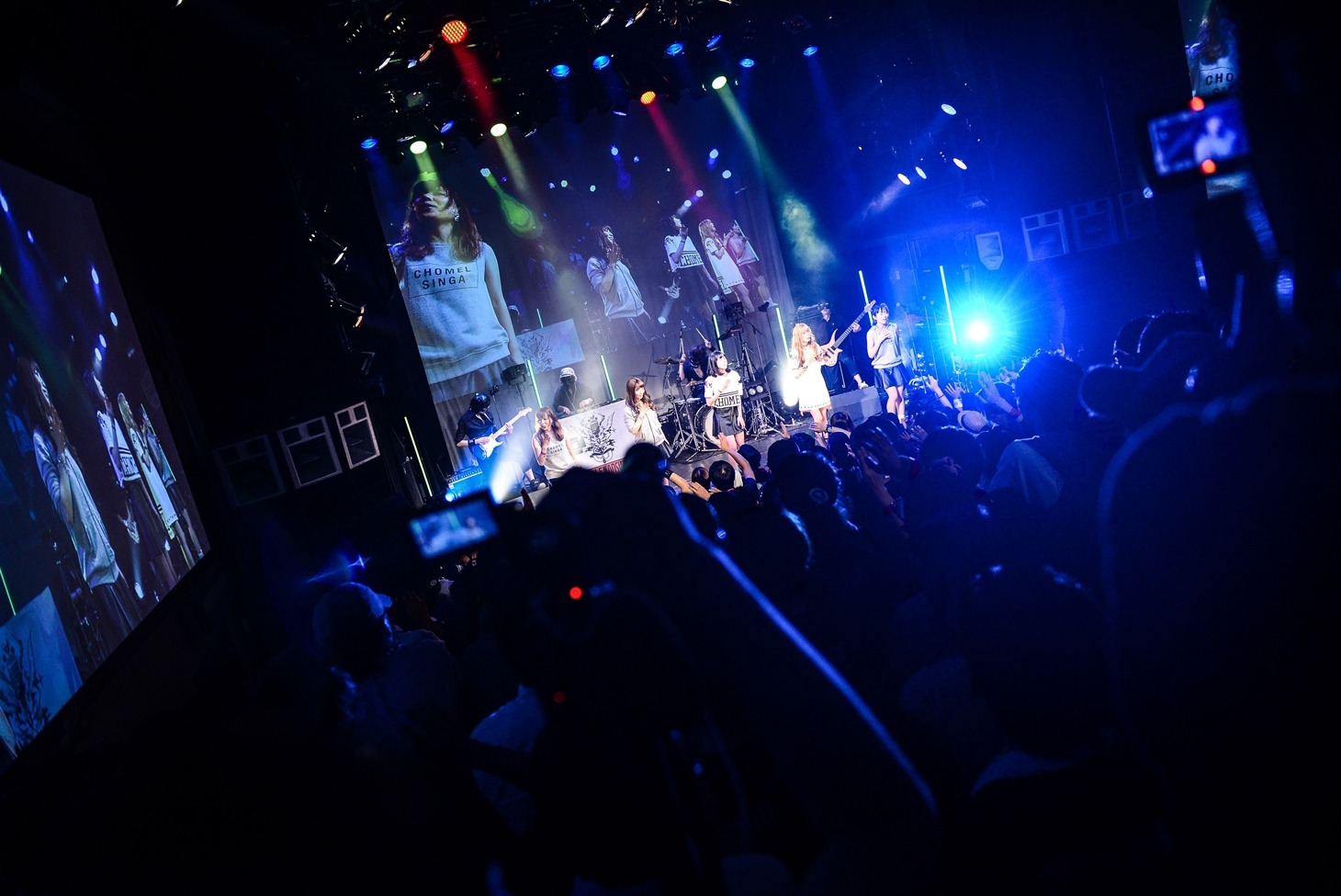 Q'ulle全国ツアーの東京・WWW公演の様子。（Photo by Kana Tarumi）