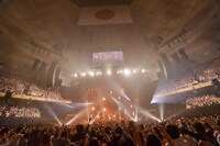 KANA-BOON「KANA-BOONのとぅるとぅるかむとぅるーTOUR 2015 ～夢のアリーナ編～」東京・日本武道館公演の様子。（撮影：古溪一道）