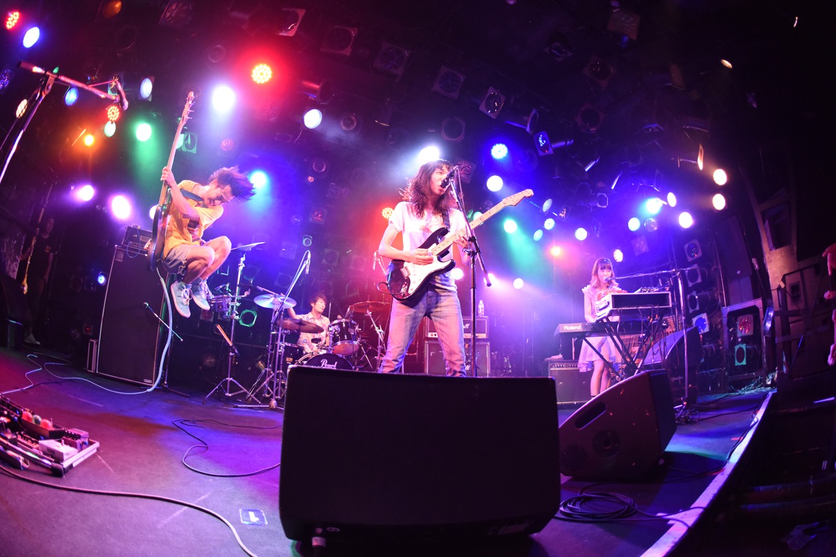 「ROCK UP!!! vol.01」でのWiennersによるライブの様子。