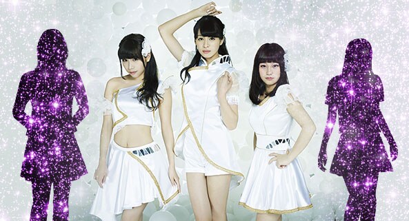 GALETTeの仮の新アーティスト写真。新メンバーはまだシルエットになっている。