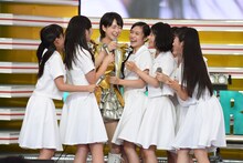 酒井瞳（アイドリング!!!）を囲むアイドルネッサンス。