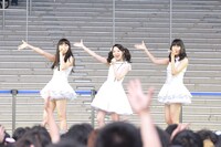 Party Rocketsと白戸佳奈（Dorothy Little Happy）。