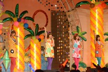 左からレナ（バニラビーンズ）、横山ルリカ（アイドリング!!!）、佐藤ミケーラ倭子（アイドリング!!!）、リサ（バニラビーンズ）。