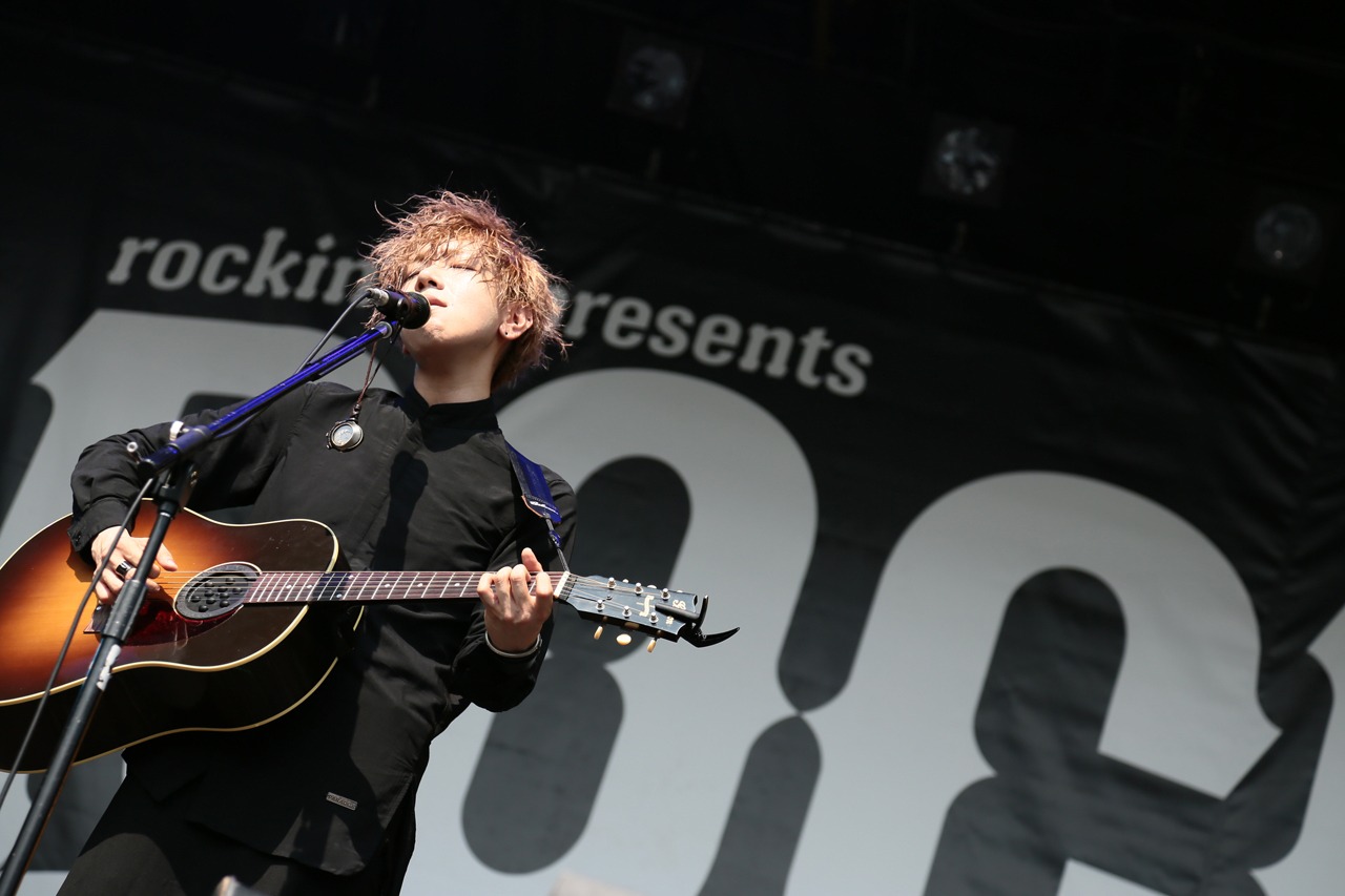 真空ホロウ（写真提供：rockin'on japan）