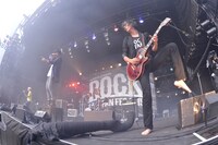 THE ORAL CIGARETTES（写真提供：rockin'on japan）