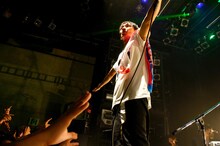 の子（Vo, G）（撮影：佐藤哲郎）