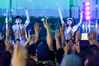 東京・Apple Store, Omotesandoでのインストアライブの様子。（Photo by Kensuke Tomuro）