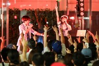 東京・Apple Store, Omotesandoでのインストアライブの様子。（Photo by Kensuke Tomuro）