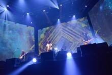 「BUMP OF CHICKEN Special Live 2015」横浜アリーナ公演の様子。（撮影：古渓一道）