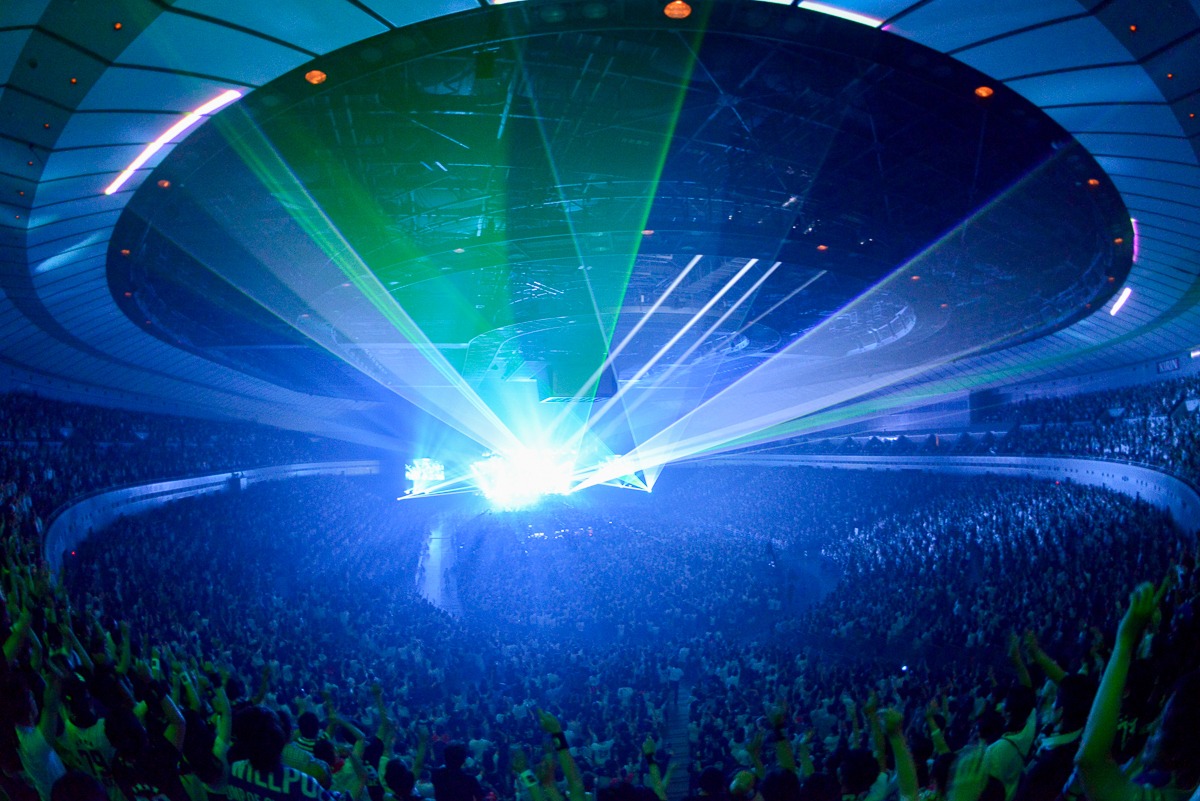 「BUMP OF CHICKEN Special Live 2015」横浜アリーナ公演の様子。（撮影：古渓一道）