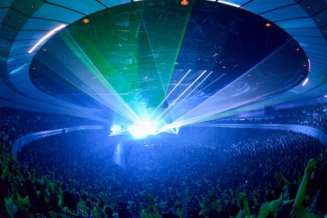 「BUMP OF CHICKEN Special Live 2015」横浜アリーナ公演の様子。（撮影：古渓一道）