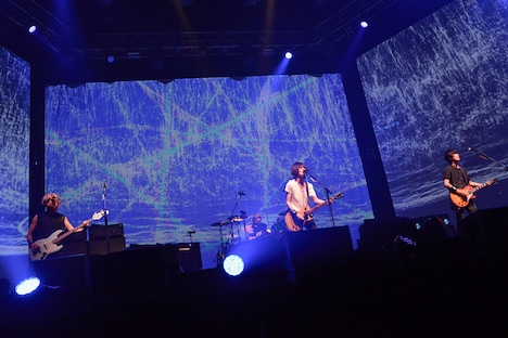 「BUMP OF CHICKEN Special Live 2015」横浜アリーナ公演の様子。（撮影：古渓一道）