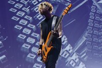 人気画像6位は「BUMP OF CHICKEN、横アリ＆全国のファンに向けた『ありがとう。大好き！』」より、直井由文（B）。（撮影：古渓一道）