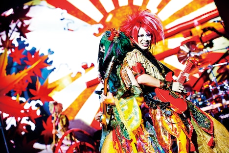 左から九条武政（G / 己龍）、酒井参輝（G / 己龍）。（写真提供：B.P.RECORDS）