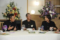 写真左より長渕剛、柳葉敏郎、矢部浩之。 (c)日本テレビ