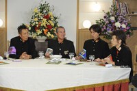 写真左より長渕剛、柳葉敏郎、矢部浩之、岡村隆史。 (c)日本テレビ