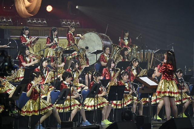 「HKT48全国ツアー ～全国統一終わっとらんけん～」神奈川・横浜アリーナ公演の様子。(c)AKS