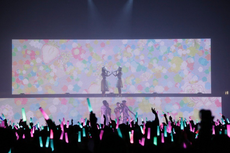 「ClariS 1st Live “扉の先へ”」の様子。（写真提供：SME Records）