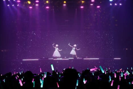 「ClariS 1st Live “扉の先へ”」の様子。（写真提供：SME Records）