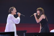 写真左より華原朋美、百田夏菜子。(Photo by Ayumi Fujita)