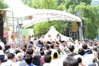 「ラジオ体操」の様子。