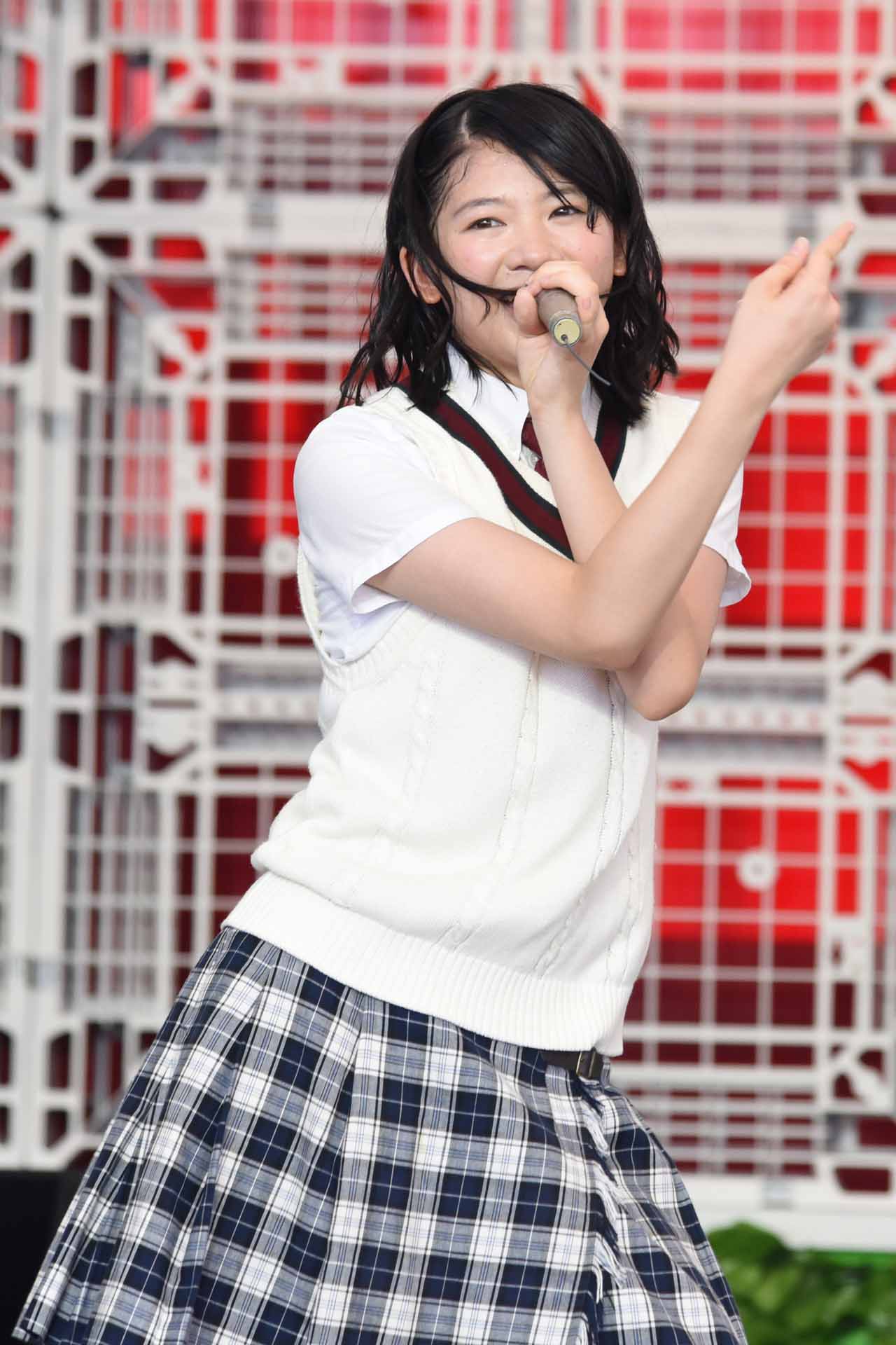 磯野莉音