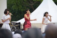 「IDOL SUMMER JAMBOREE ACOUSTIC」の様子。