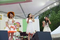 「IDOL SUMMER JAMBOREE ACOUSTIC」の様子。
