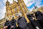 MAN WITH A MISSION、10月にニューシングル「Raise your flag」
