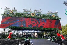 flumpool「flumpool 真夏の野外★LIVE 2015『FOR ROOTS』 ～オオサカ・フィールズ・フォーエバー～」の様子。（撮影：上飯坂一）