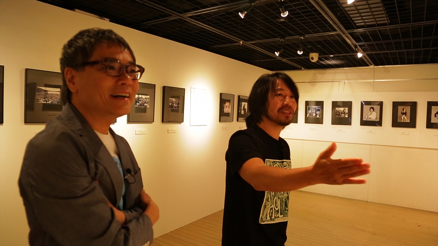 「オトナの！特別篇～70'ｓバイブレーション＠横浜赤レンガ倉庫～」出演時の曽我部恵一、いとうせいこう。 (c)TBS