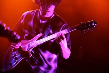 タソコ（G / Hello Sleepwalkers）（Photo by Viola Kam［V'z Twinkle Photography］）