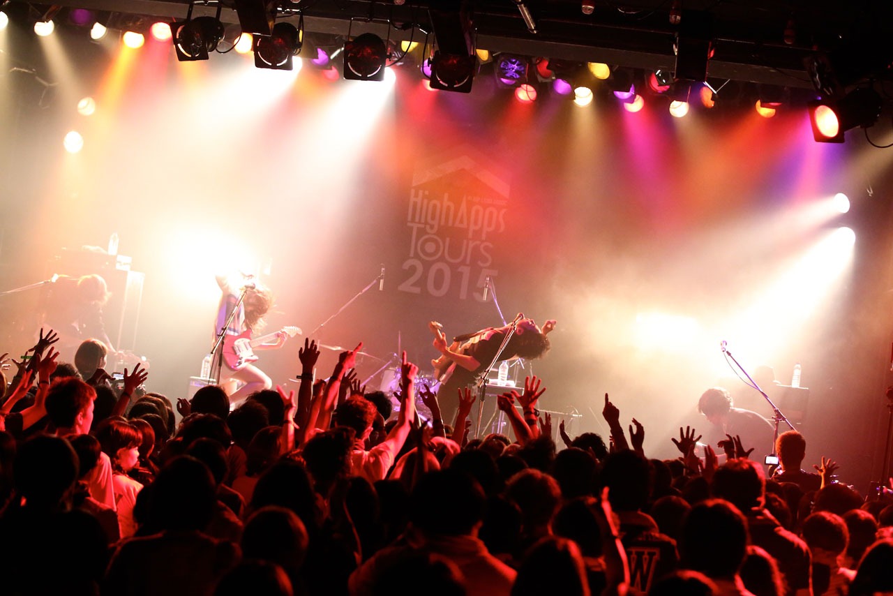 Hello Sleepwalkersのライブの様子。（Photo by Viola Kam［V'z Twinkle Photography］）