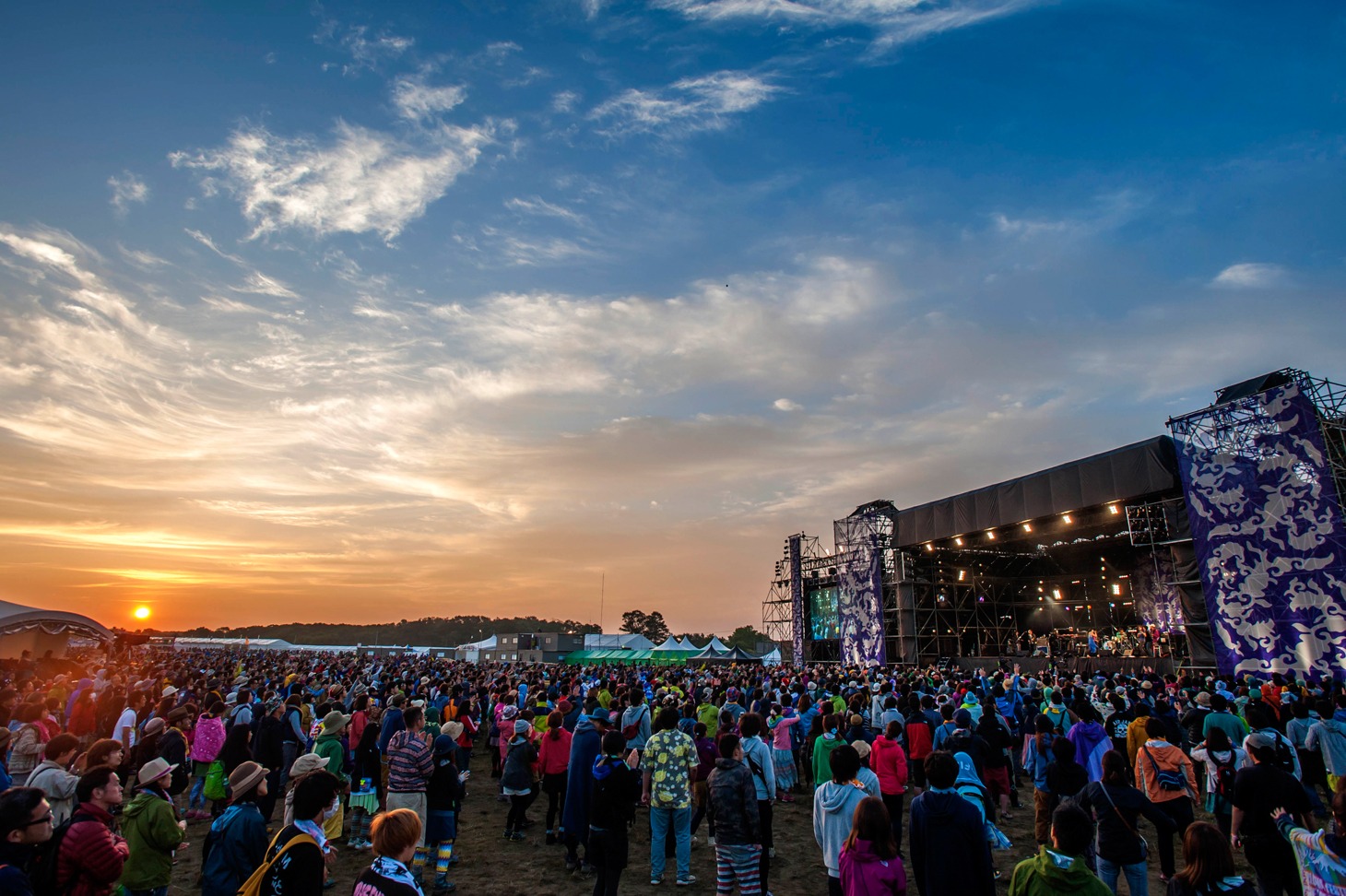 「RISING SUN ROCK FESTIVAL 2015 in EZO SPECIAL」メインビジュアル（Photo by DEXTURE CAMERA CREW）