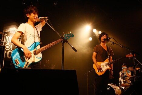 Kidori Kidori。左から汐碇真也（B）、マッシュ（Vo, G）、川元直樹（Dr）。（Photo by Tetsuya Yamakawa）