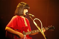 畳野彩加（Vo, G / Homecomings）（Photo by Tetsuya Yamakawa）