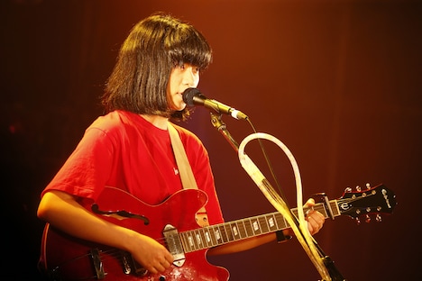 畳野彩加（Vo, G / Homecomings）（Photo by Tetsuya Yamakawa）